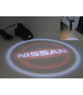 Einstiegsbeleuchtung/Umfeldbeleuchtung mit Nissan Logo